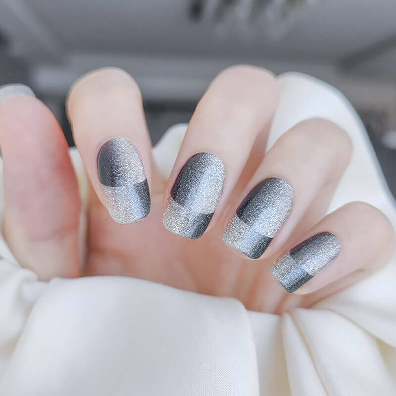 SILVER GRADIENT NAILZ