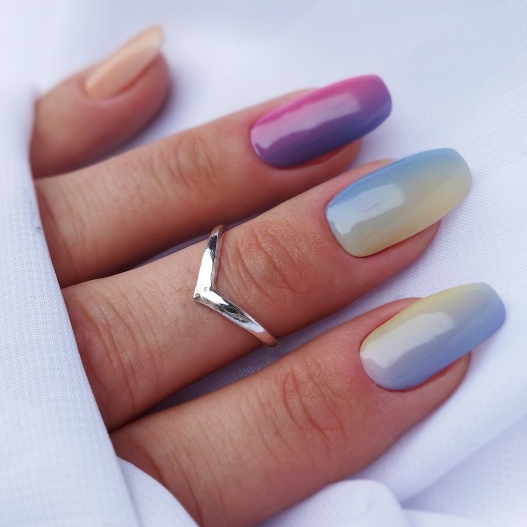 SUMMER RAINBOW NAILZ